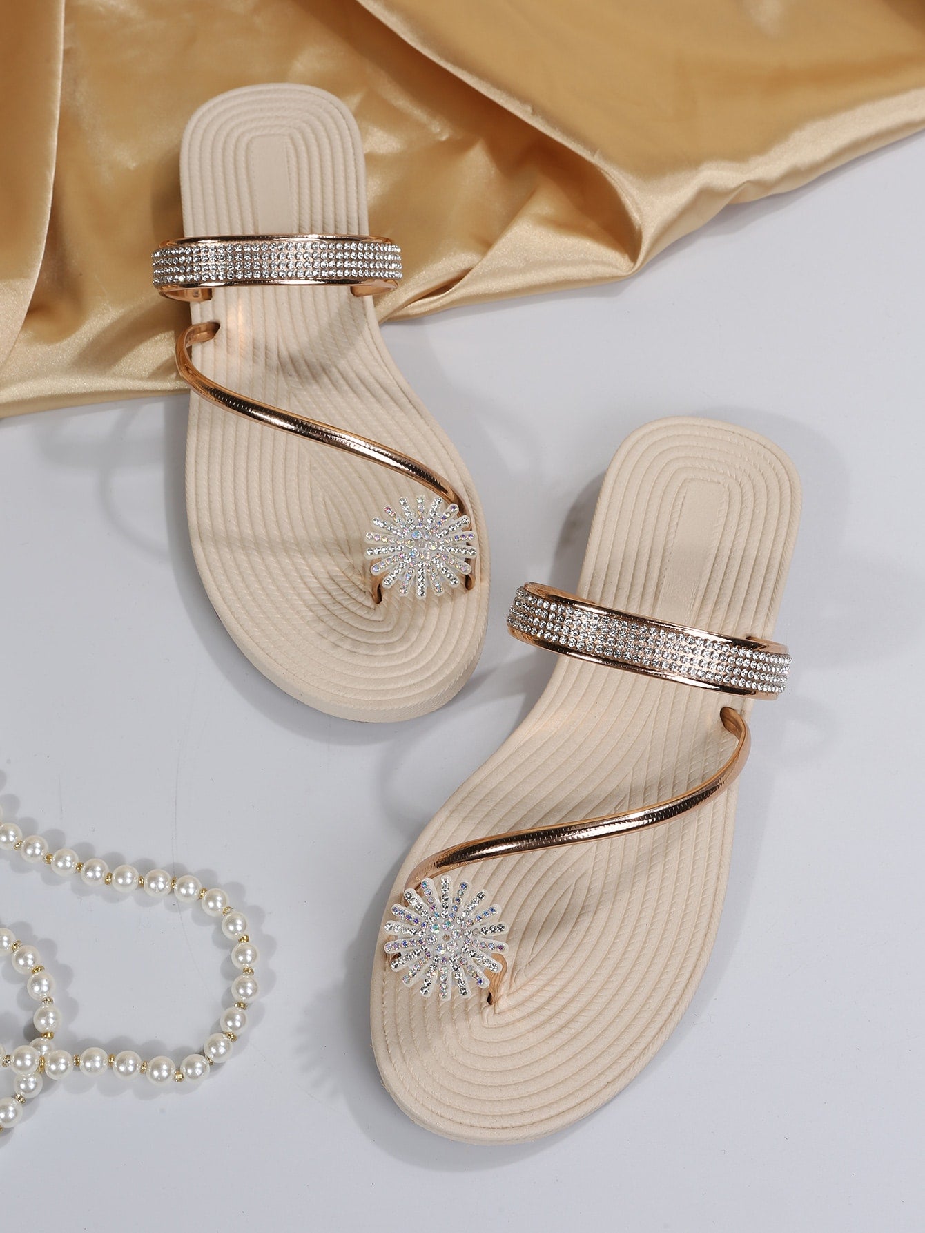 Rhinestone Decor Toe Ring Flat Glamorous Thong Sandals